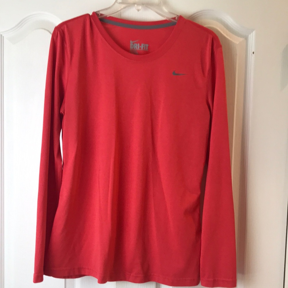 DRI-FIT long sleeve tee. Size large.